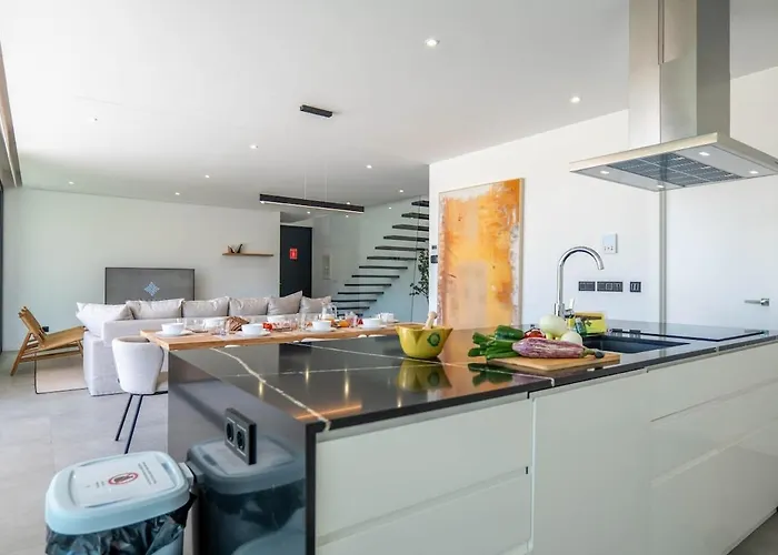 Avanoa - Enchinent * Κάλπε